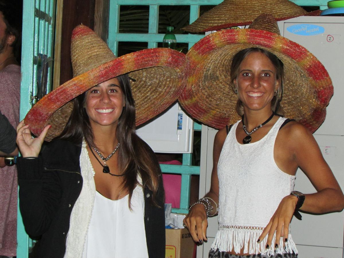 Coconut Hostel Bocas Town Exteriör bild