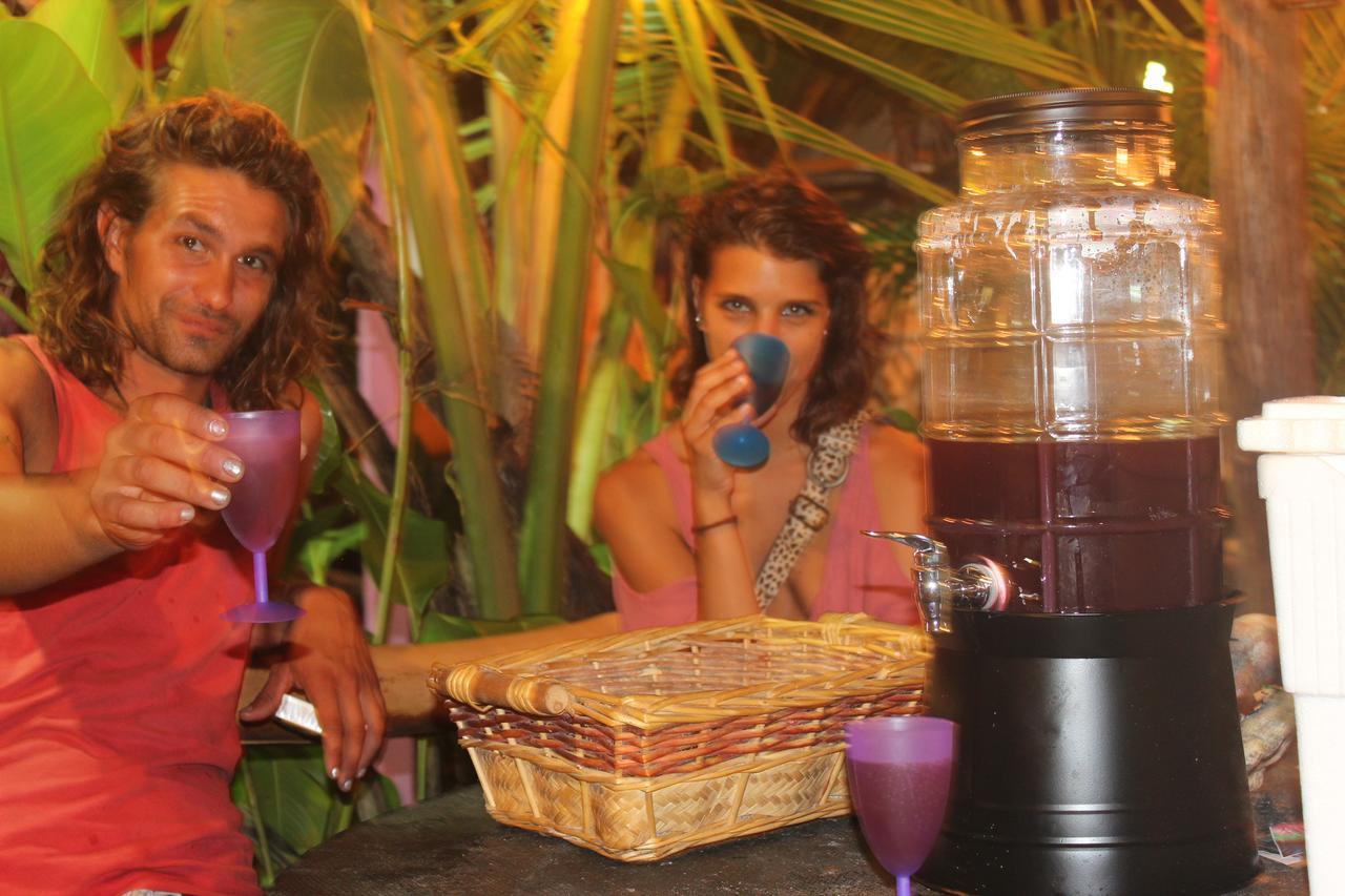 Coconut Hostel Bocas Town Exteriör bild