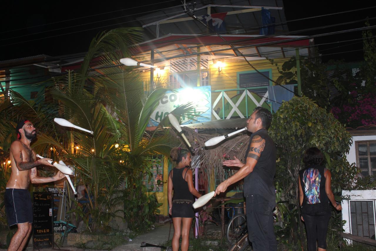 Coconut Hostel Bocas Town Exteriör bild