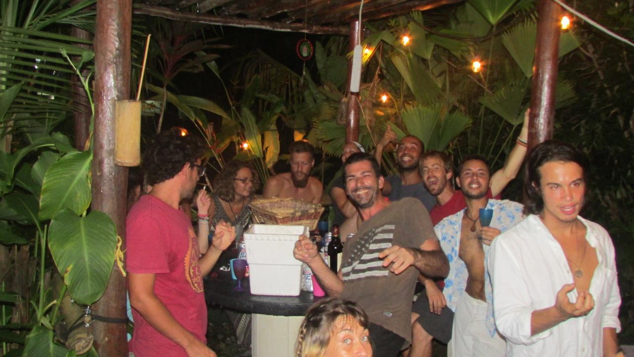 Coconut Hostel Bocas Town Exteriör bild