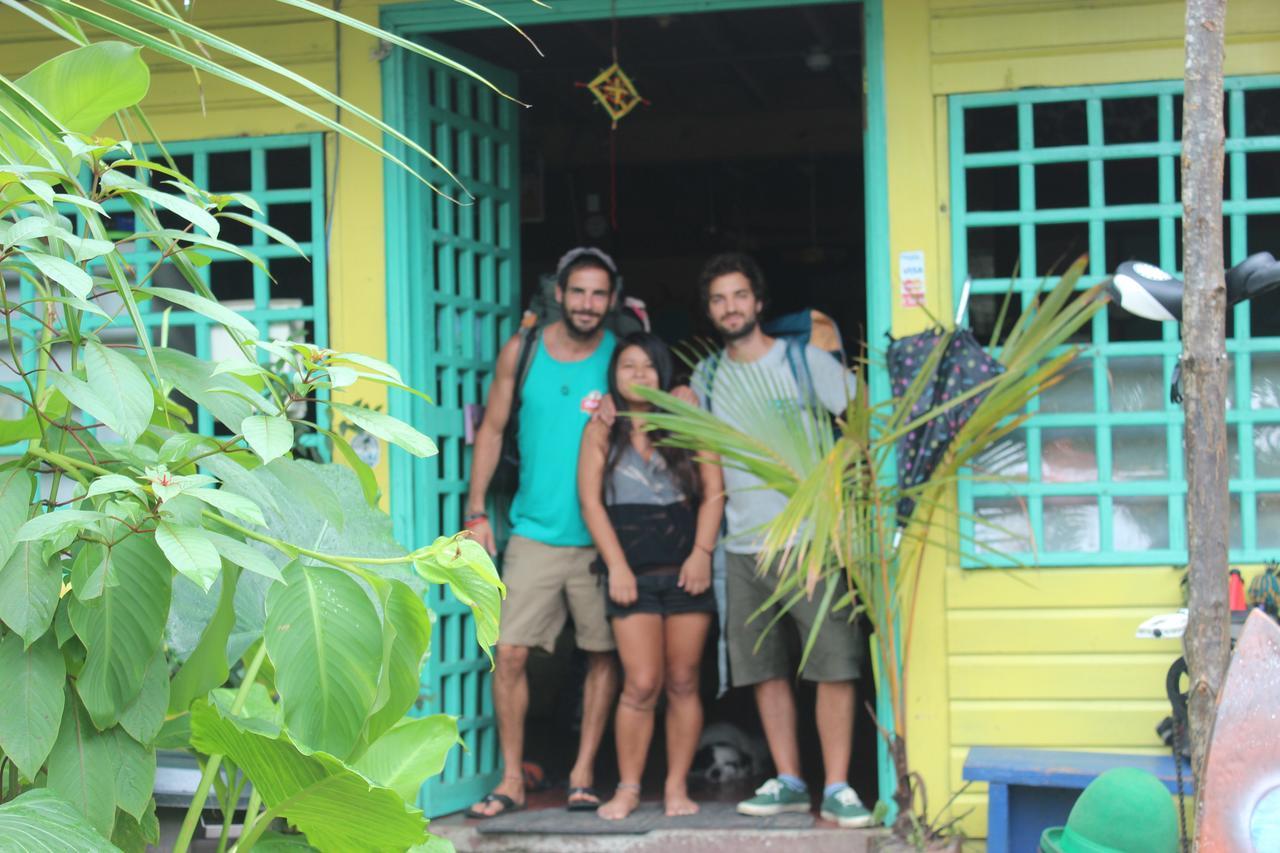 Coconut Hostel Bocas Town Exteriör bild