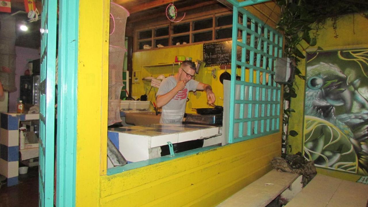 Coconut Hostel Bocas Town Exteriör bild