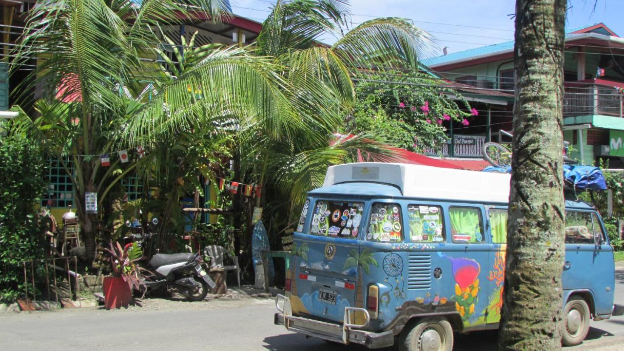 Coconut Hostel Bocas Town Exteriör bild