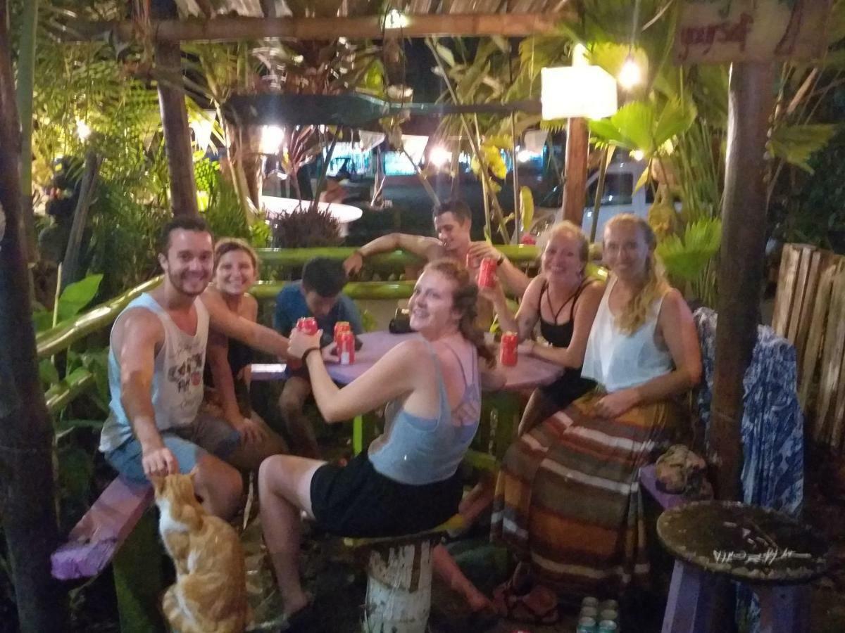 Coconut Hostel Bocas Town Exteriör bild